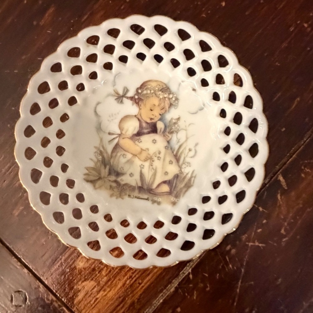 Reutter Porzellan Hummel Lily of the Valley Reticulated Mini Bowl 4in trinket